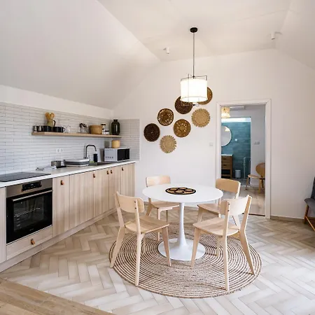 Martinus Bella Vista * Tagyon